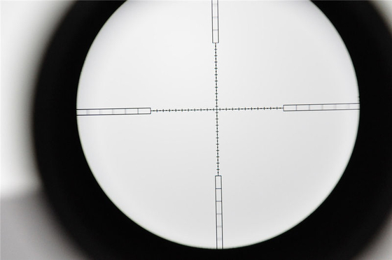 Podświetlana szklana siatka celownicza dalekiego zasięgu 1/2MOA 1-4x24IR do AR15